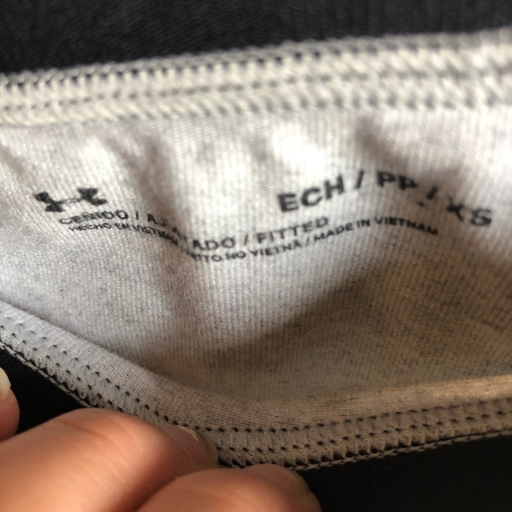 Under Armour gray and black leggings size XS active wear gym pants sport…​ - Picture 4 of 7